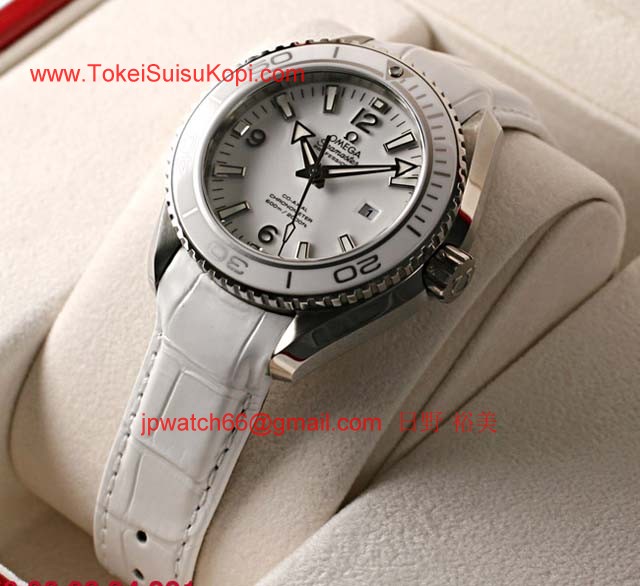 OMEGAオメガ シーマスタープロフェッショナル プラネットオーシャン 232.33.38.20.04.001