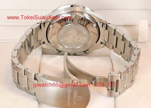 ケース：　ステンレススティール(以下SS) 直径約40mm 厚み15.5mm鏡面/ヘアライン仕上げ